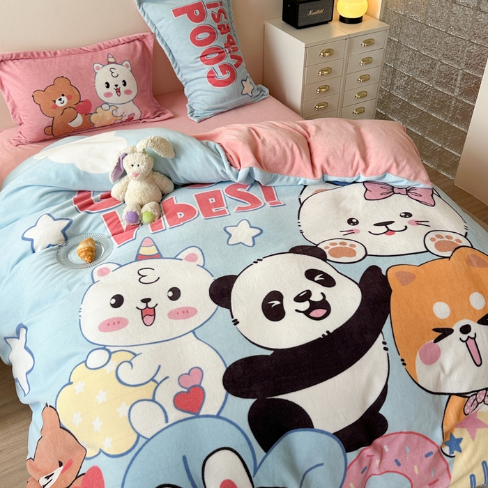 91家纺网 家纺一手货源 找家纺 赛丽雅 2025年新款秋冬卡通大版牛奶绒四件套 欢乐总动员