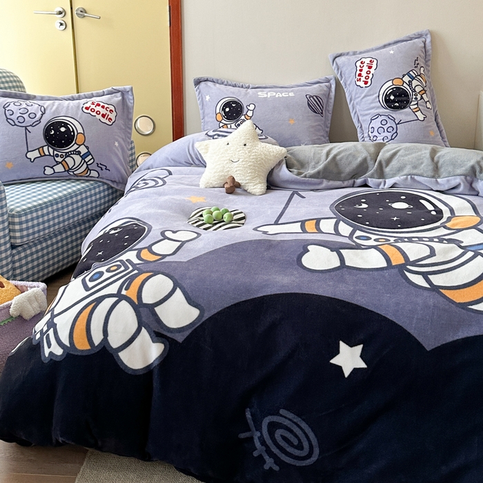 91家纺网 家纺一手货源 找家纺 赛丽雅 2025年新款秋冬卡通大版牛奶绒四件套 太空漫步