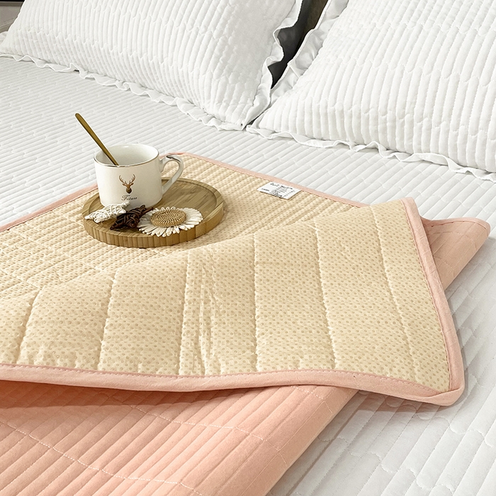 91家纺网 家纺一手货源 找家纺 拾小柒 2025新款纯色全棉色织水洗棉防水隔脏姨妈垫护理垫 粉玉色 防水