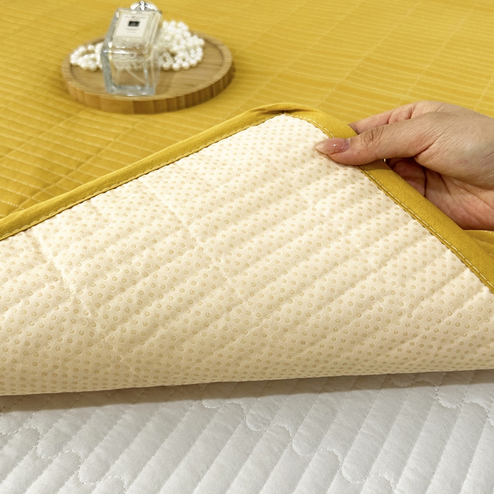 91家纺网 家纺一手货源 找家纺 拾小柒 2025新款纯色全棉色织水洗棉防水隔脏姨妈垫护理垫 姜黄色 防水