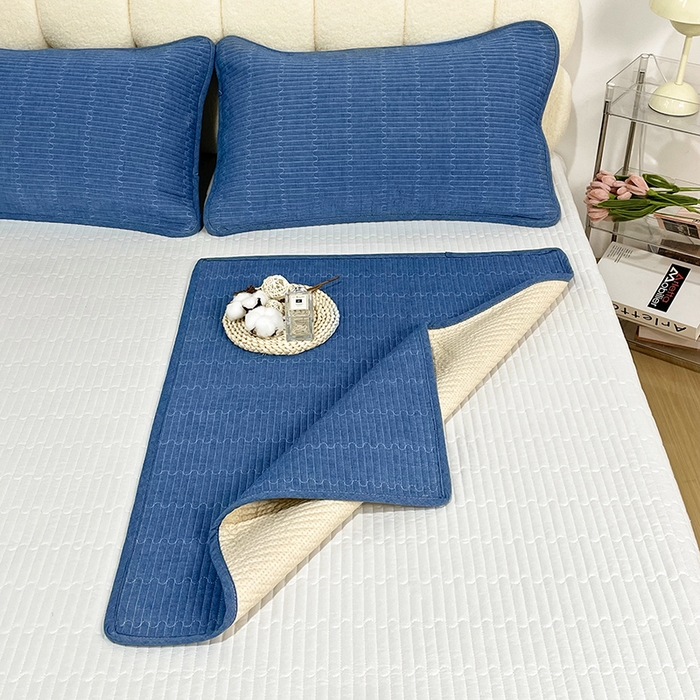 91家纺网 家纺一手货源 找家纺 拾小柒 2025新款纯色全棉色织水洗棉防水隔脏姨妈垫护理垫 牛仔蓝 不防水