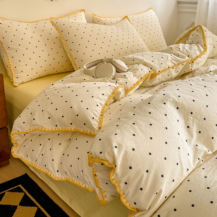 91家纺网 家纺一手货源 找家纺 晚爱家纺（原晚安家居） 2025新款云感双层纱贝壳边三角针工艺卡通小清新小碎花四件套 波点黄