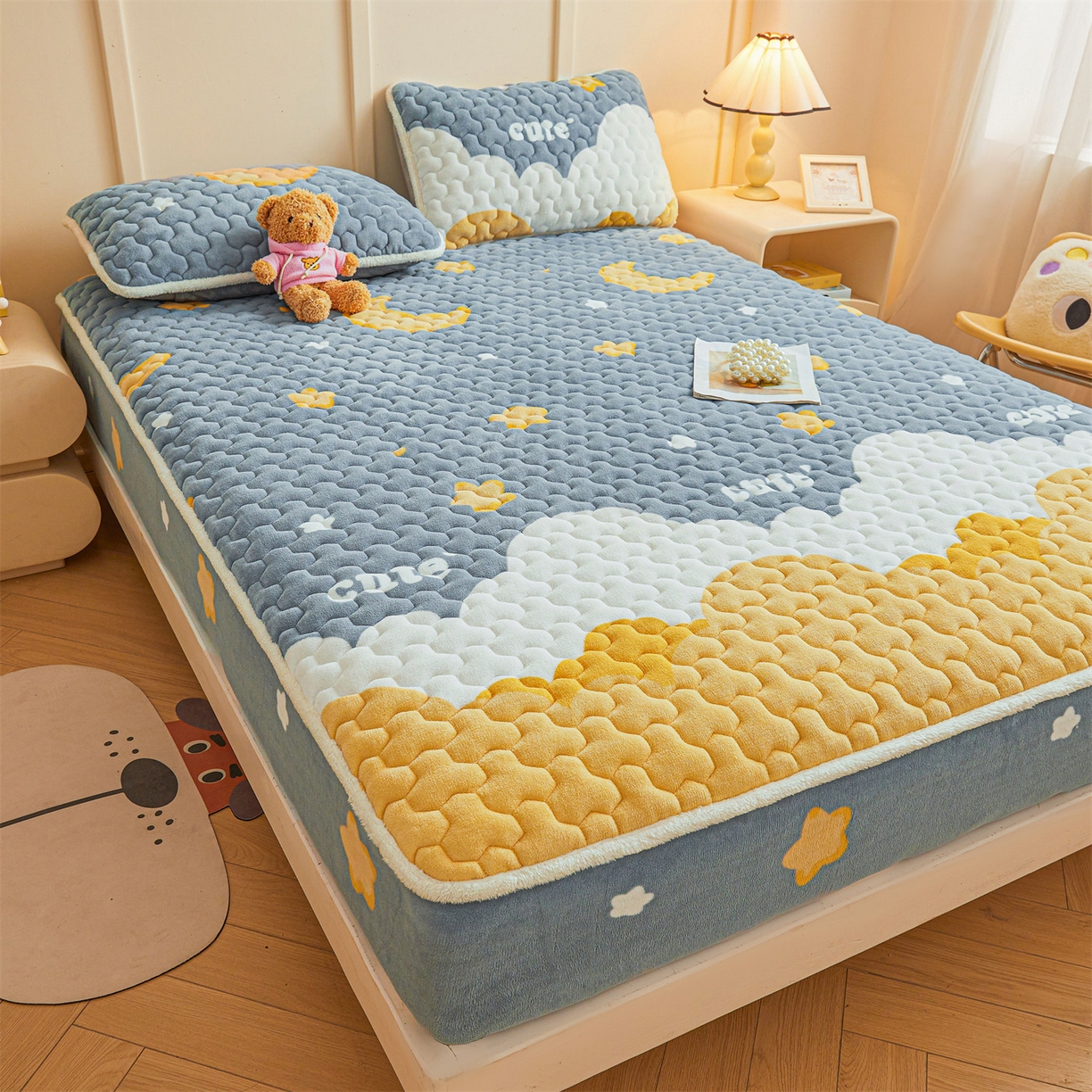 91家纺网 家纺一手货源 找家纺 雯豆家纺 2025新款牛奶绒夹棉床笠印花款床垫保护套秋冬保暖床罩 牛奶绒夹棉床笠-筑梦星空