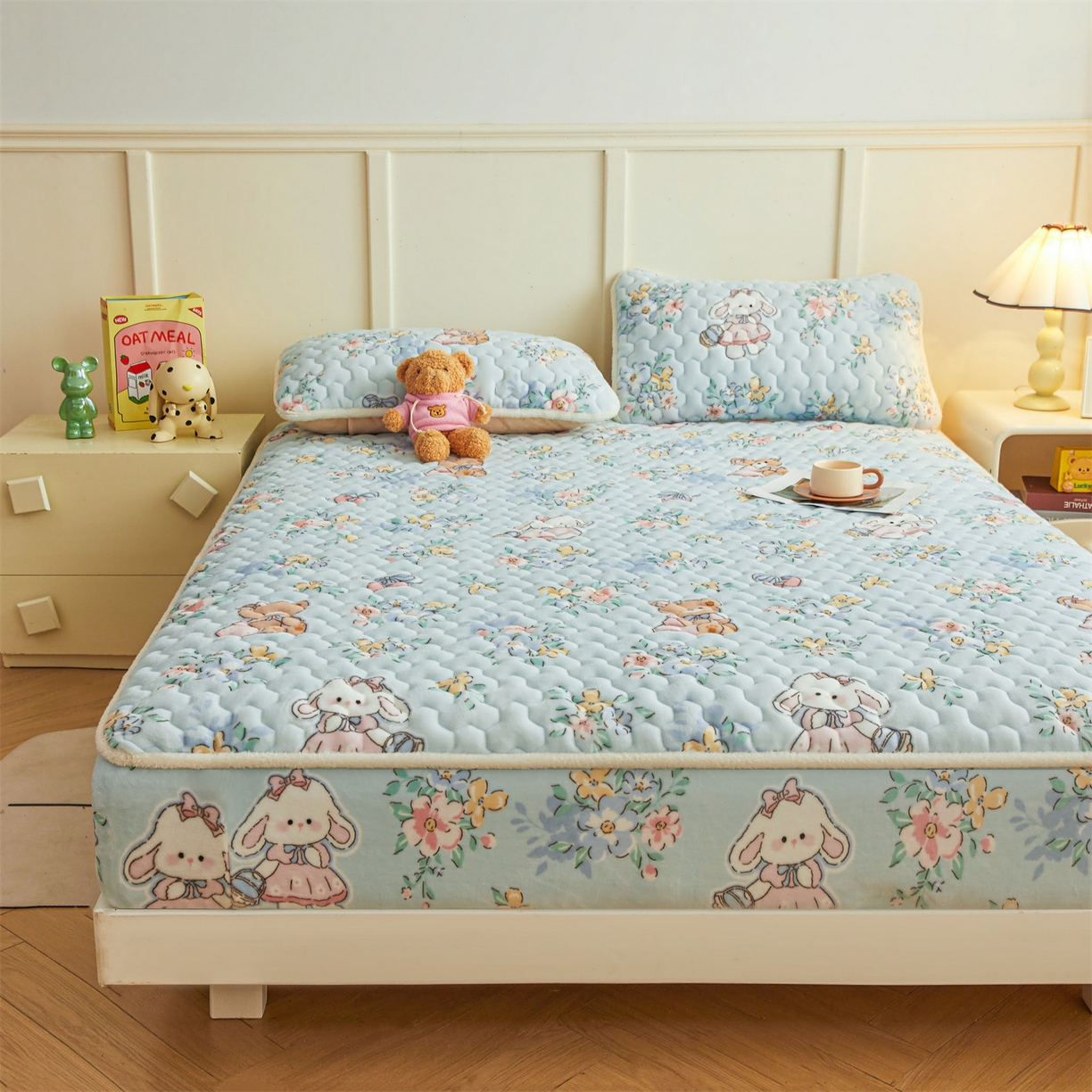 91家纺网 家纺一手货源 找家纺 雯豆家纺 2025新款牛奶绒夹棉床笠印花款床垫保护套秋冬保暖床罩 牛奶绒夹棉床笠-多彩生活