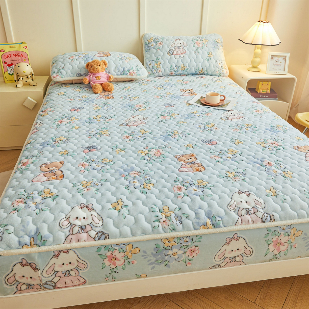 91家纺网 家纺一手货源 找家纺 雯豆家纺 2025新款牛奶绒夹棉床笠印花款床垫保护套秋冬保暖床罩 牛奶绒夹棉床笠-多彩生活