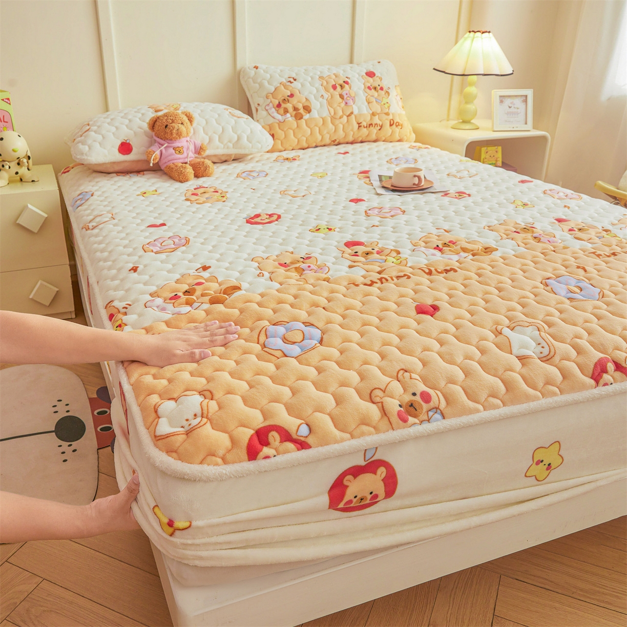 雯豆家纺 2025新款牛奶绒夹棉床笠印花款床垫保护套秋冬保暖床罩 牛奶绒夹棉床笠-欢乐聚会