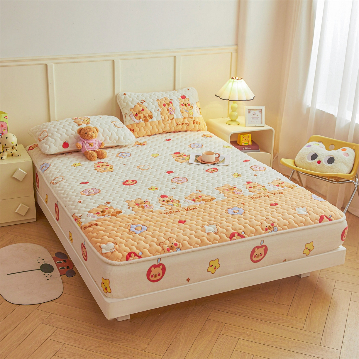 91家纺网 家纺一手货源 找家纺 雯豆家纺 2025新款牛奶绒夹棉床笠印花款床垫保护套秋冬保暖床罩 牛奶绒夹棉床笠-欢乐聚会