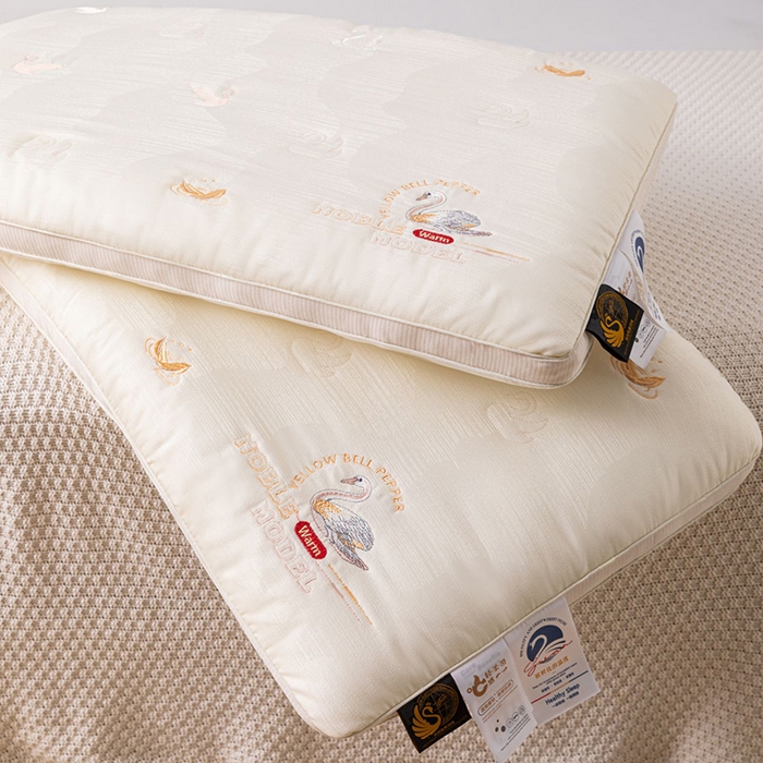 91家纺网 家纺一手货源 找家纺 （总）鼎晟纺 2025新款立体提花咏鹅刺绣护颈枕学生枕头成人枕芯