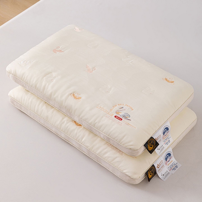 91家纺网 家纺一手货源 找家纺 （总）鼎晟纺 2025新款立体提花咏鹅刺绣护颈枕学生枕头成人枕芯