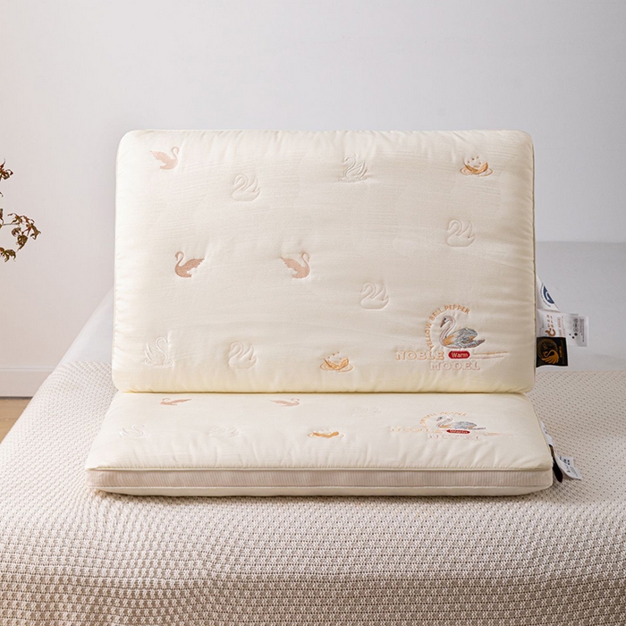 91家纺网 家纺一手货源 找家纺 （总）鼎晟纺 2025新款立体提花咏鹅刺绣护颈枕学生枕头成人枕芯