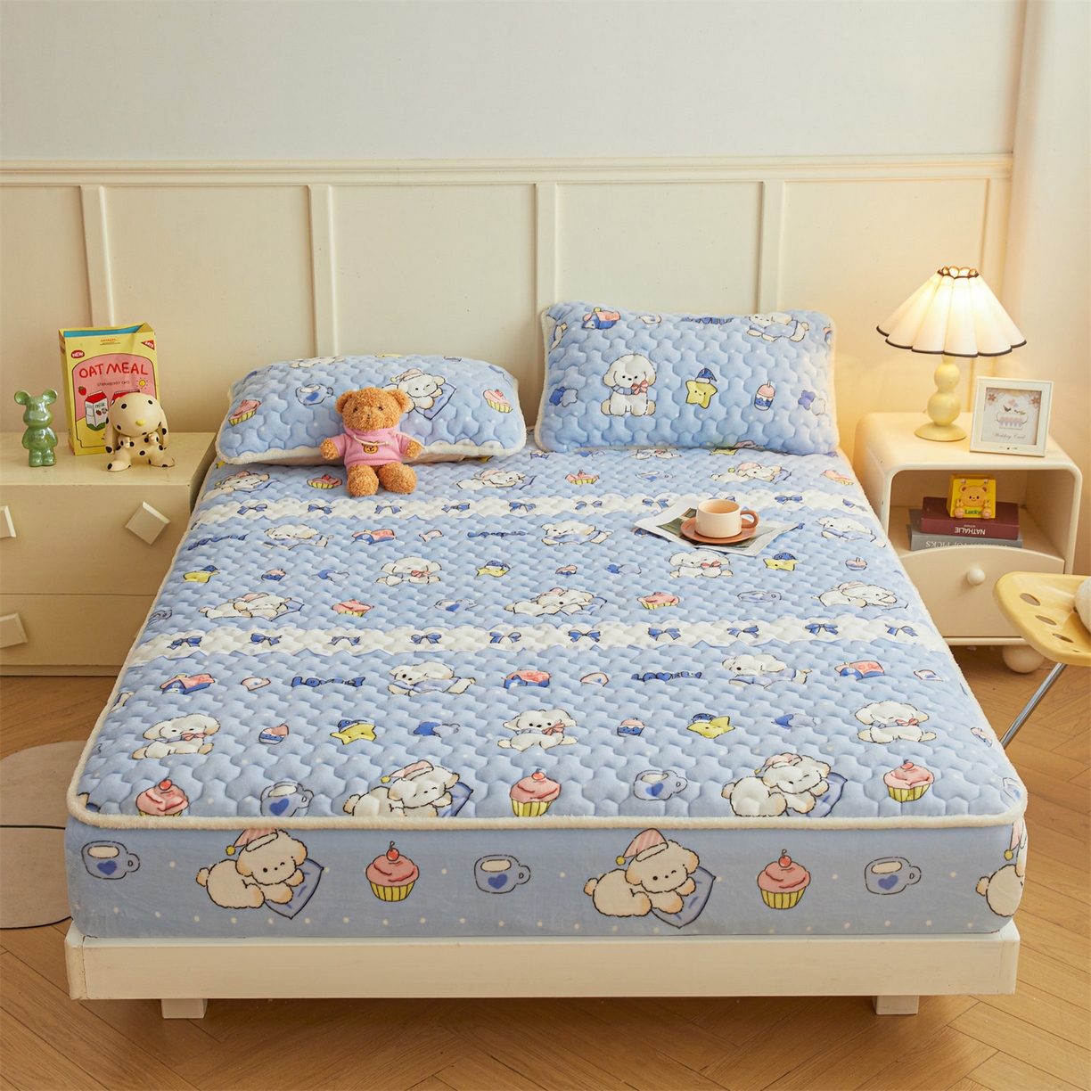 91家纺网 家纺一手货源 找家纺 雯豆家纺 2025新款牛奶绒夹棉床笠印花款床垫保护套秋冬保暖床罩 牛奶绒夹棉床笠-奶蓝小狗