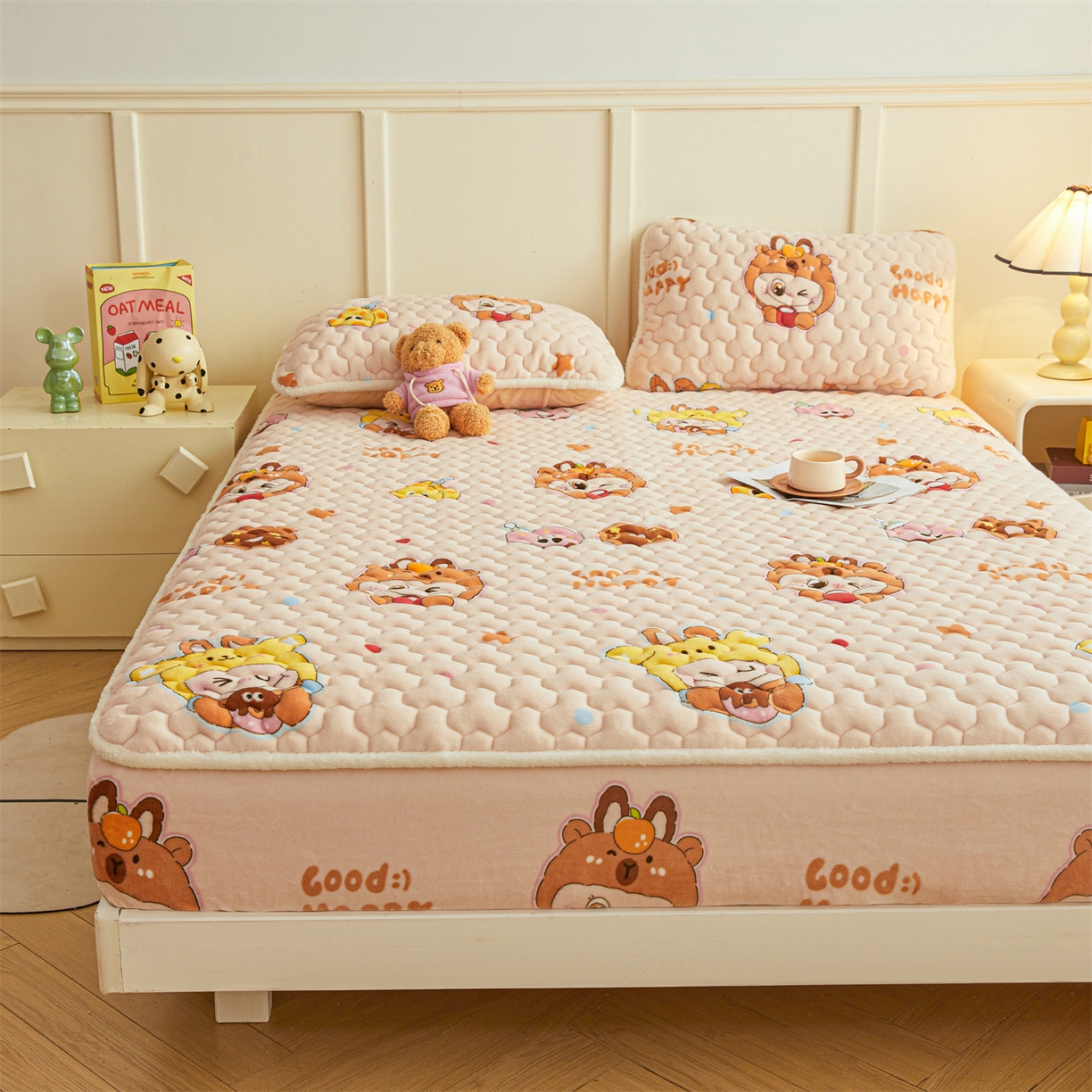 91家纺网 家纺一手货源 找家纺 雯豆家纺 2025新款牛奶绒夹棉床笠印花款床垫保护套秋冬保暖床罩 牛奶绒夹棉床笠-甜心布布