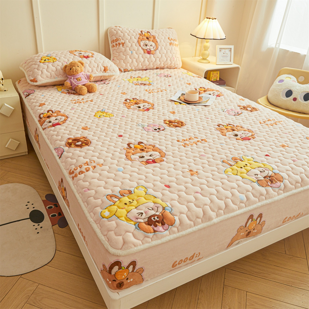 91家纺网 家纺一手货源 找家纺 雯豆家纺 2025新款牛奶绒夹棉床笠印花款床垫保护套秋冬保暖床罩 牛奶绒夹棉床笠-甜心布布