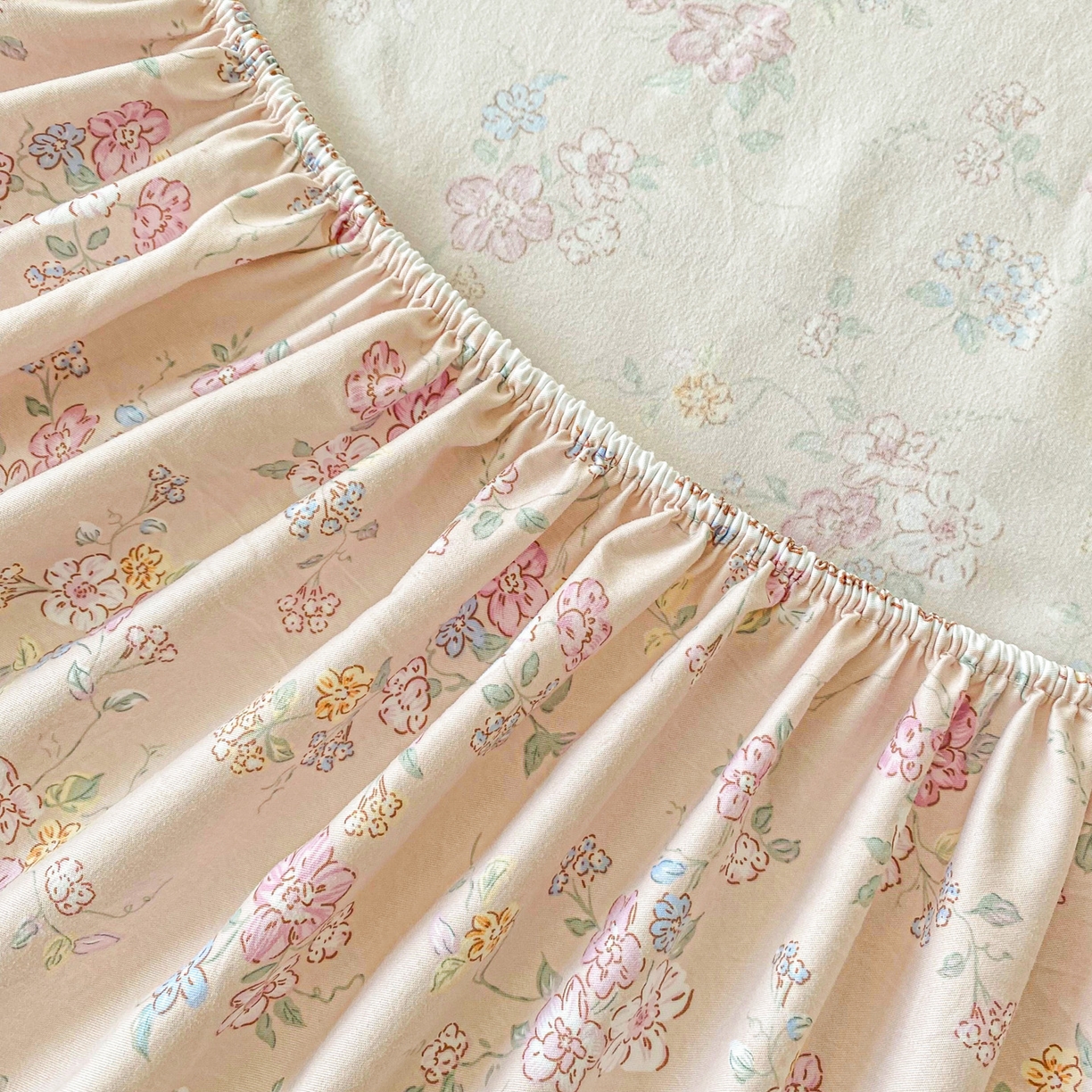 91家纺网 家纺一手货源 找家纺 金泰莱 2025新款木棉双层纱印花床笠 花清雅香