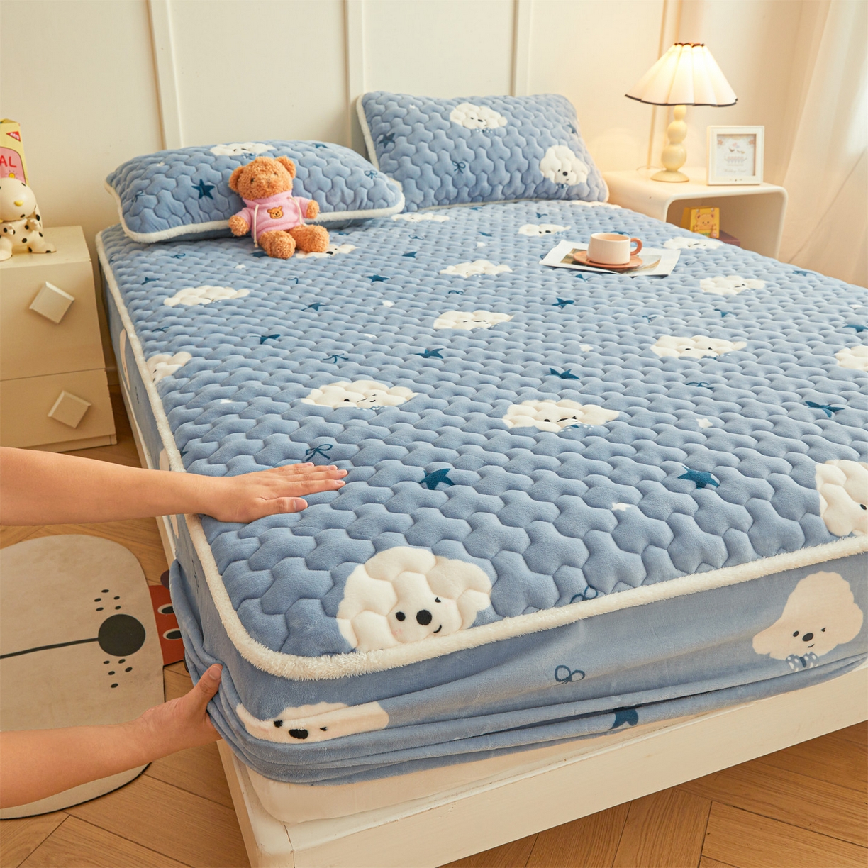雯豆家纺 2025新款牛奶绒夹棉床笠印花款床垫保护套秋冬保暖床罩 牛奶绒夹棉床笠-星空小狗