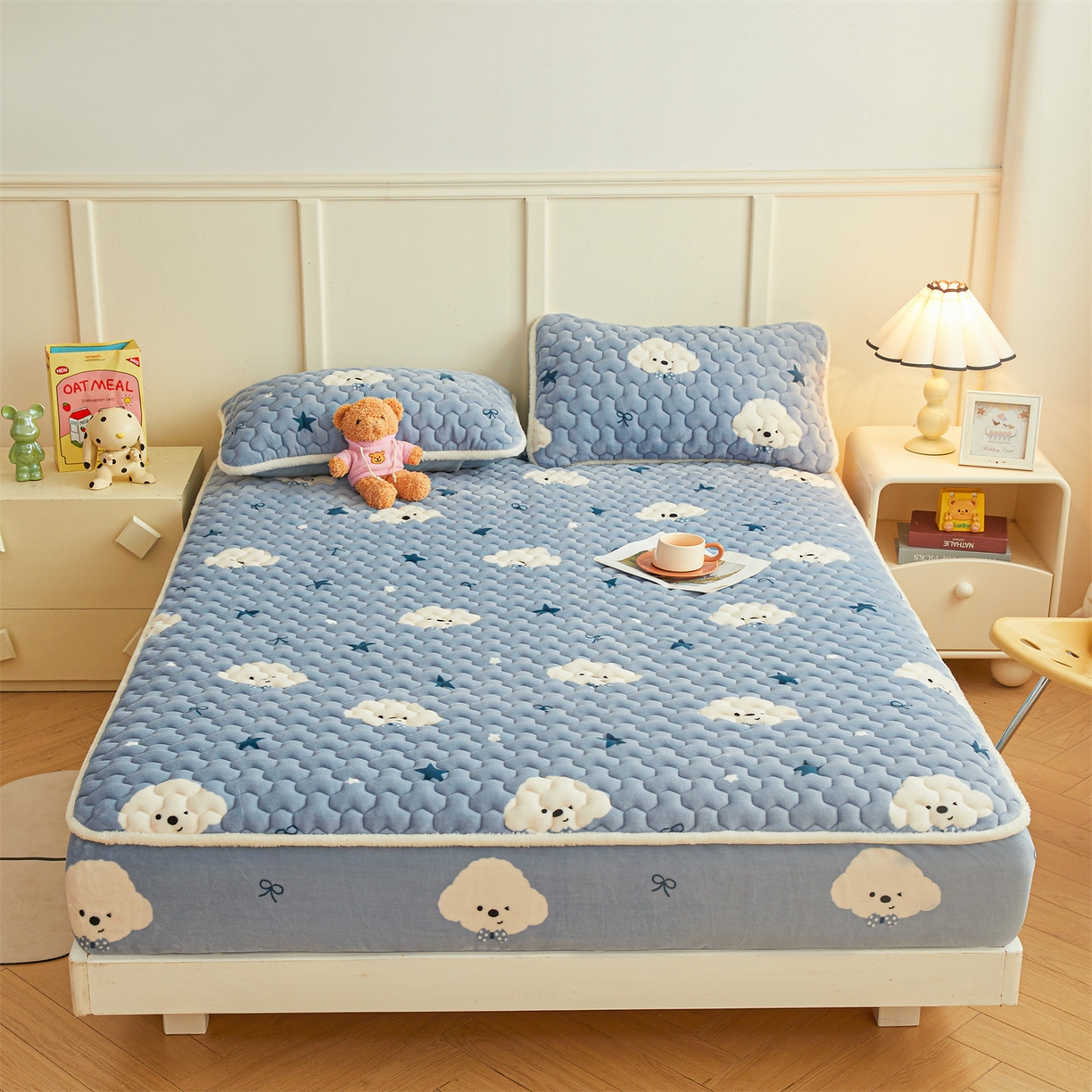 91家纺网 家纺一手货源 找家纺 雯豆家纺 2025新款牛奶绒夹棉床笠印花款床垫保护套秋冬保暖床罩 牛奶绒夹棉床笠-星空小狗