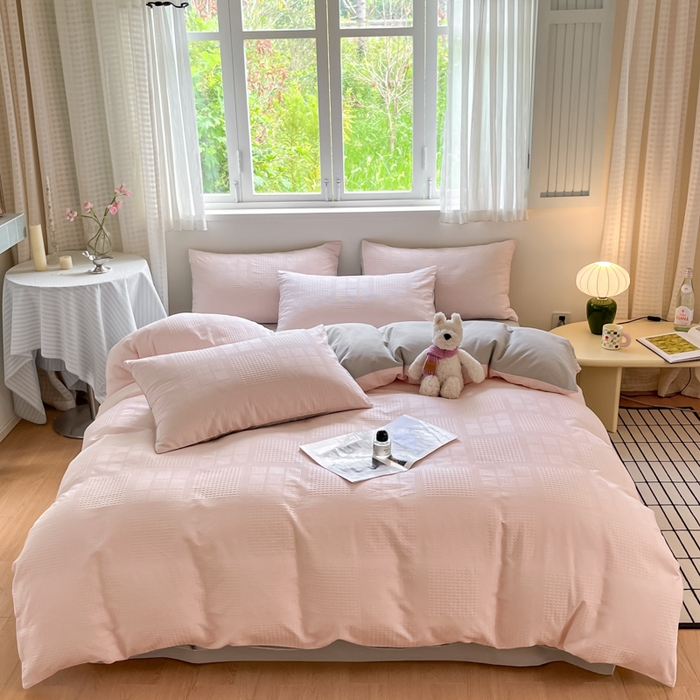 91家纺网 家纺一手货源 找家纺 言一 2025秋冬新品A类60S新疆长绒棉纯棉陶瓷轻磨毛四件套提花全棉床单被套不掉毛2 粉玉+空气灰