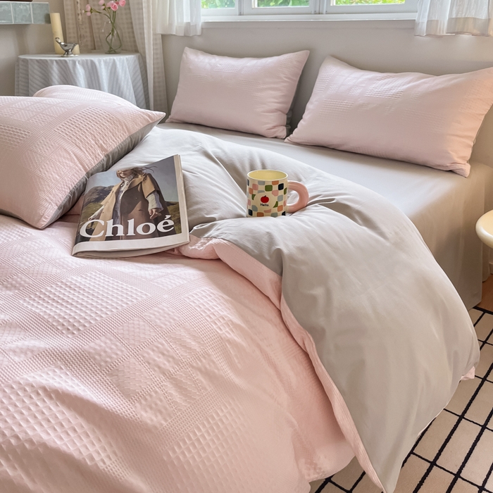 91家纺网 家纺一手货源 找家纺 言一 2025秋冬新品A类60S新疆长绒棉纯棉陶瓷轻磨毛四件套提花全棉床单被套不掉毛2 粉玉+空气灰