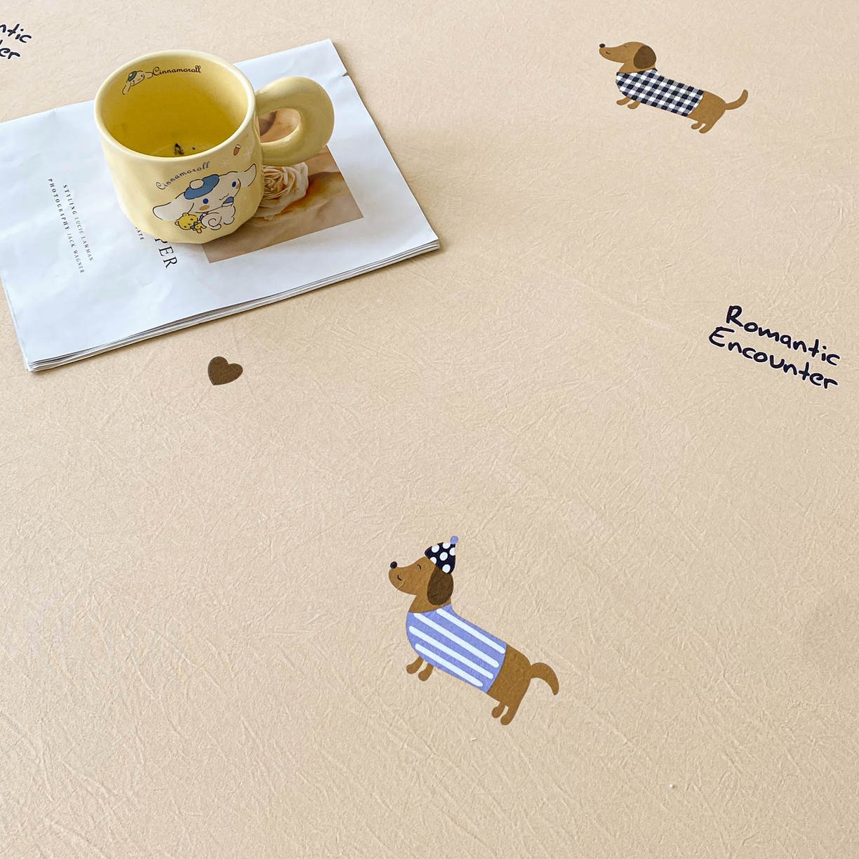 91家纺网 家纺一手货源 找家纺 金泰莱 2025新款木棉双层纱印花床笠 腊肠狗狗