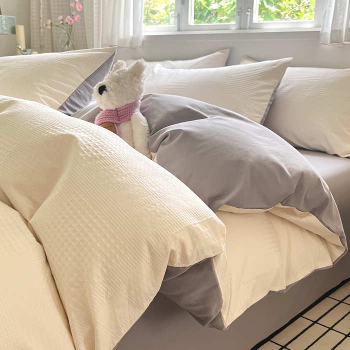 91家纺网 家纺一手货源 找家纺 言一 2025秋冬新品A类60S新疆长绒棉纯棉陶瓷轻磨毛四件套提花全棉床单被套不掉毛2 米月白+山灰