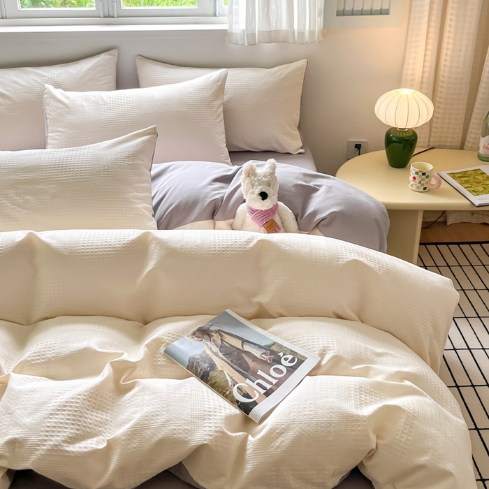 91家纺网 家纺一手货源 找家纺 言一 2025秋冬新品A类60S新疆长绒棉纯棉陶瓷轻磨毛四件套提花全棉床单被套不掉毛2 米月白+山灰