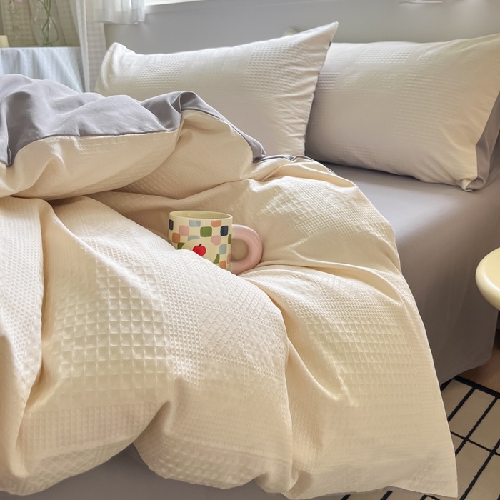 91家纺网 家纺一手货源 找家纺 言一 2025秋冬新品A类60S新疆长绒棉纯棉陶瓷轻磨毛四件套提花全棉床单被套不掉毛2 米月白+山灰