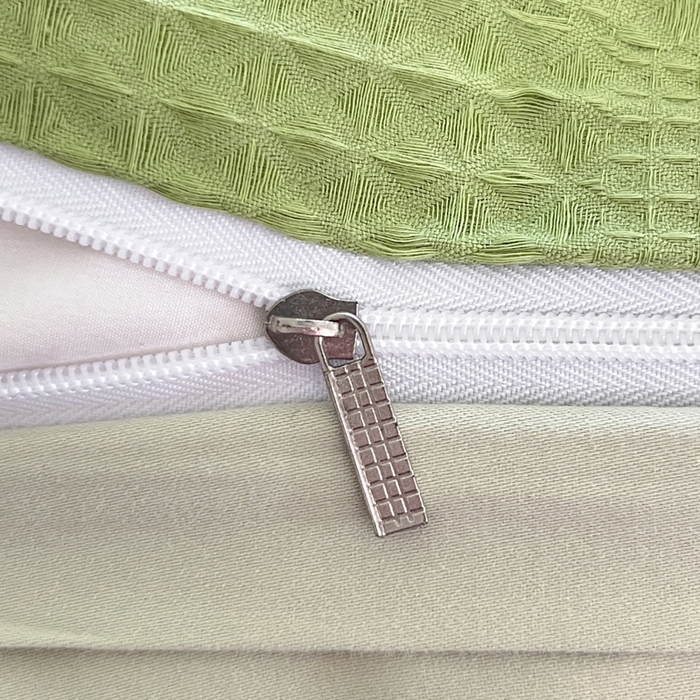 91家纺网 家纺一手货源 找家纺 言一 2025秋冬新品A类60S新疆长绒棉纯棉陶瓷轻磨毛四件套提花全棉床单被套不掉毛2 豆绿+浅灰绿