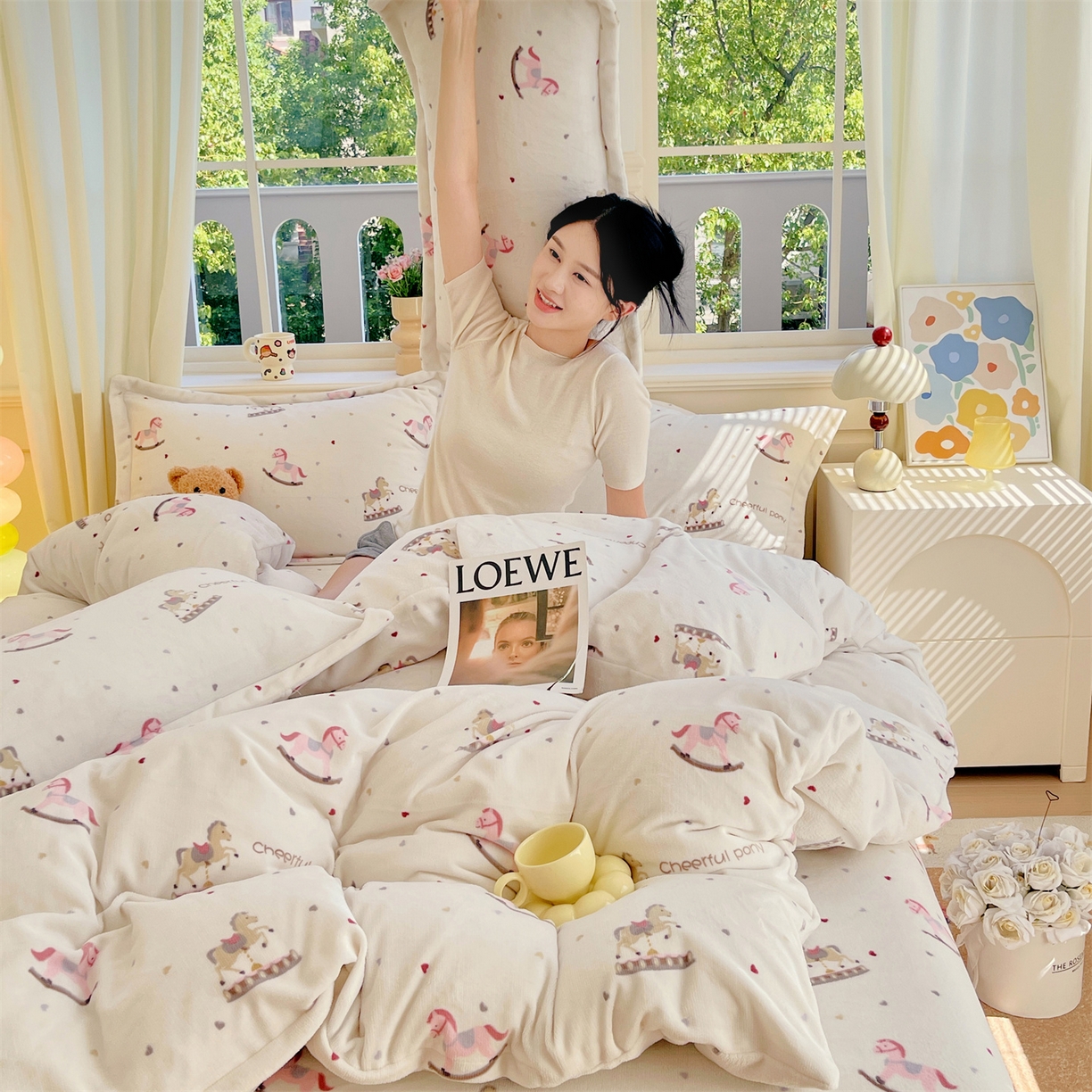 91家纺网 家纺一手货源 找家纺 凯儿2025加厚A类印花牛奶绒单品四件套 爱心木马