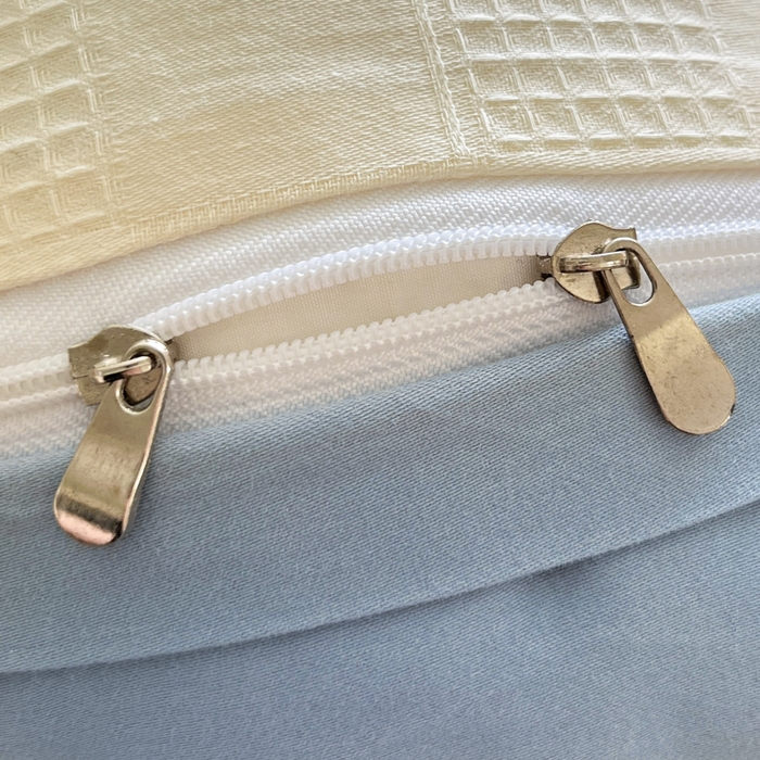 91家纺网 家纺一手货源 找家纺 言一 2025秋冬新品A类60S新疆长绒棉纯棉陶瓷轻磨毛四件套提花全棉床单被套不掉毛2 雅士白+天青蓝