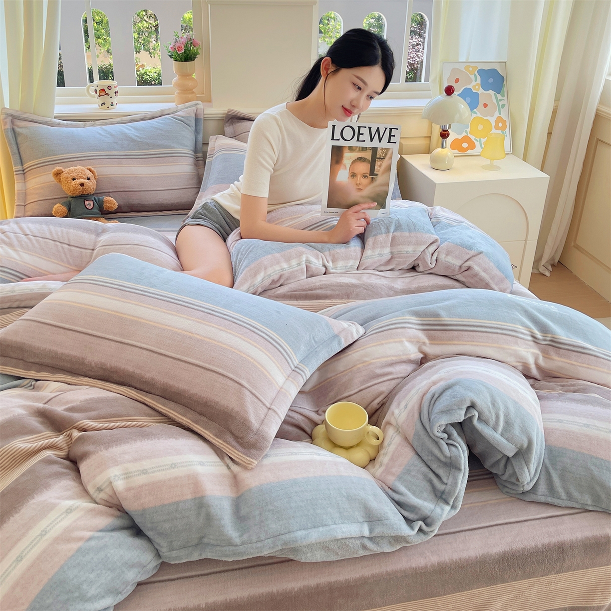 91家纺网 家纺一手货源 找家纺 凯儿2025加厚A类印花牛奶绒单品四件套 英伦之旅-兰