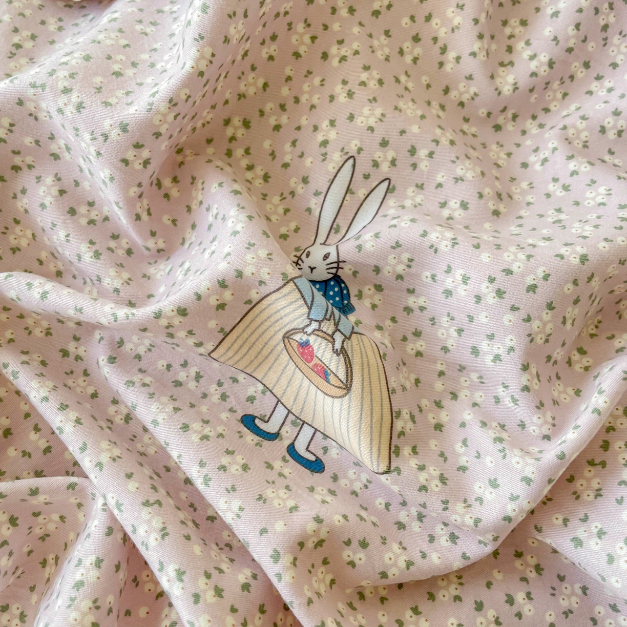 91家纺网 家纺一手货源 找家纺 金泰莱 2025新款木棉双层纱印花床笠 兔斯基-粉