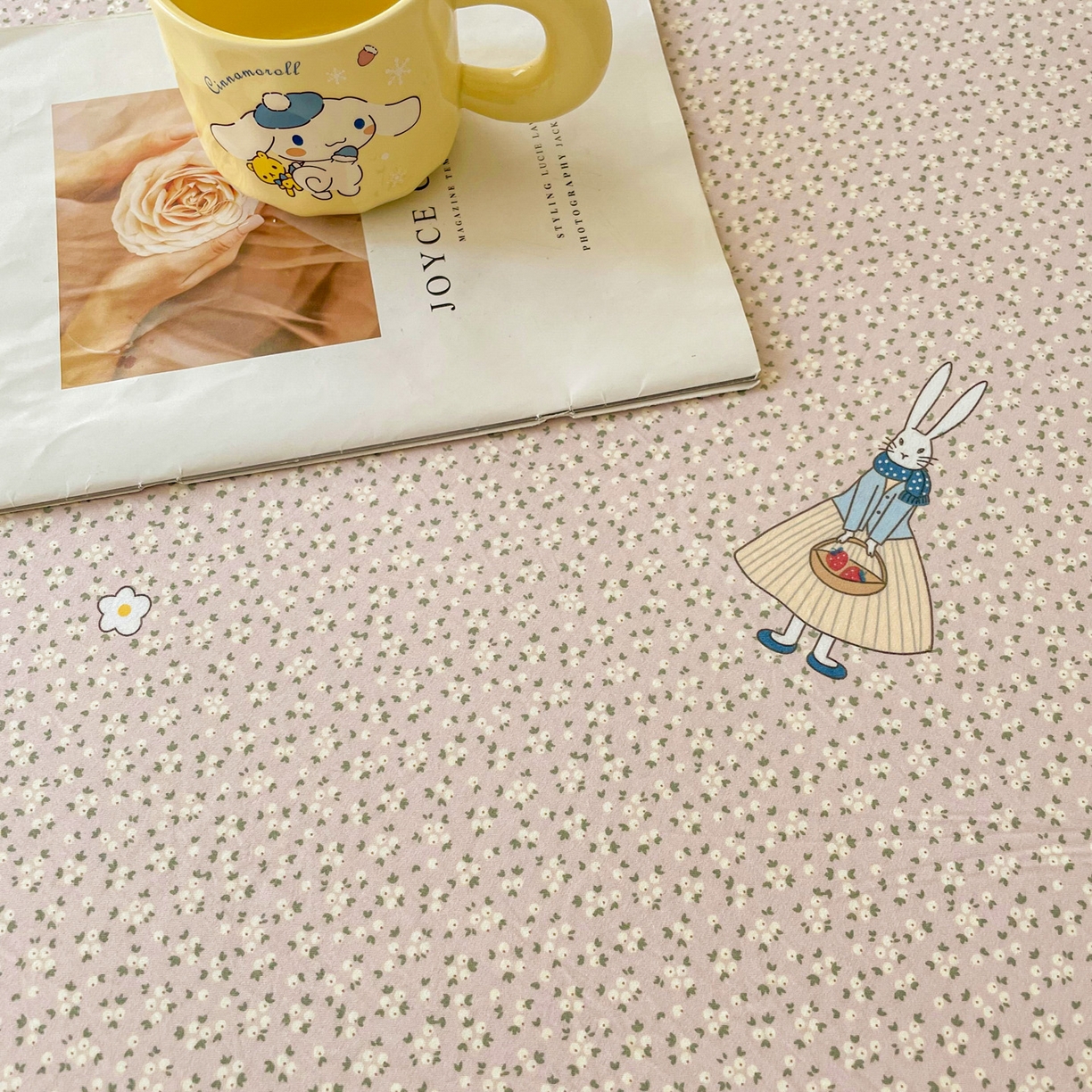 91家纺网 家纺一手货源 找家纺 金泰莱 2025新款木棉双层纱印花床笠 兔斯基-粉