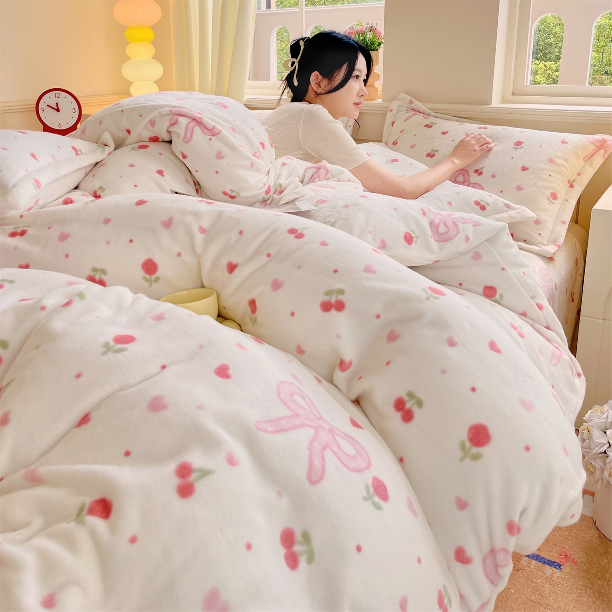91家纺网 家纺一手货源 找家纺 凯儿2025加厚A类印花牛奶绒单品四件套 樱桃结语