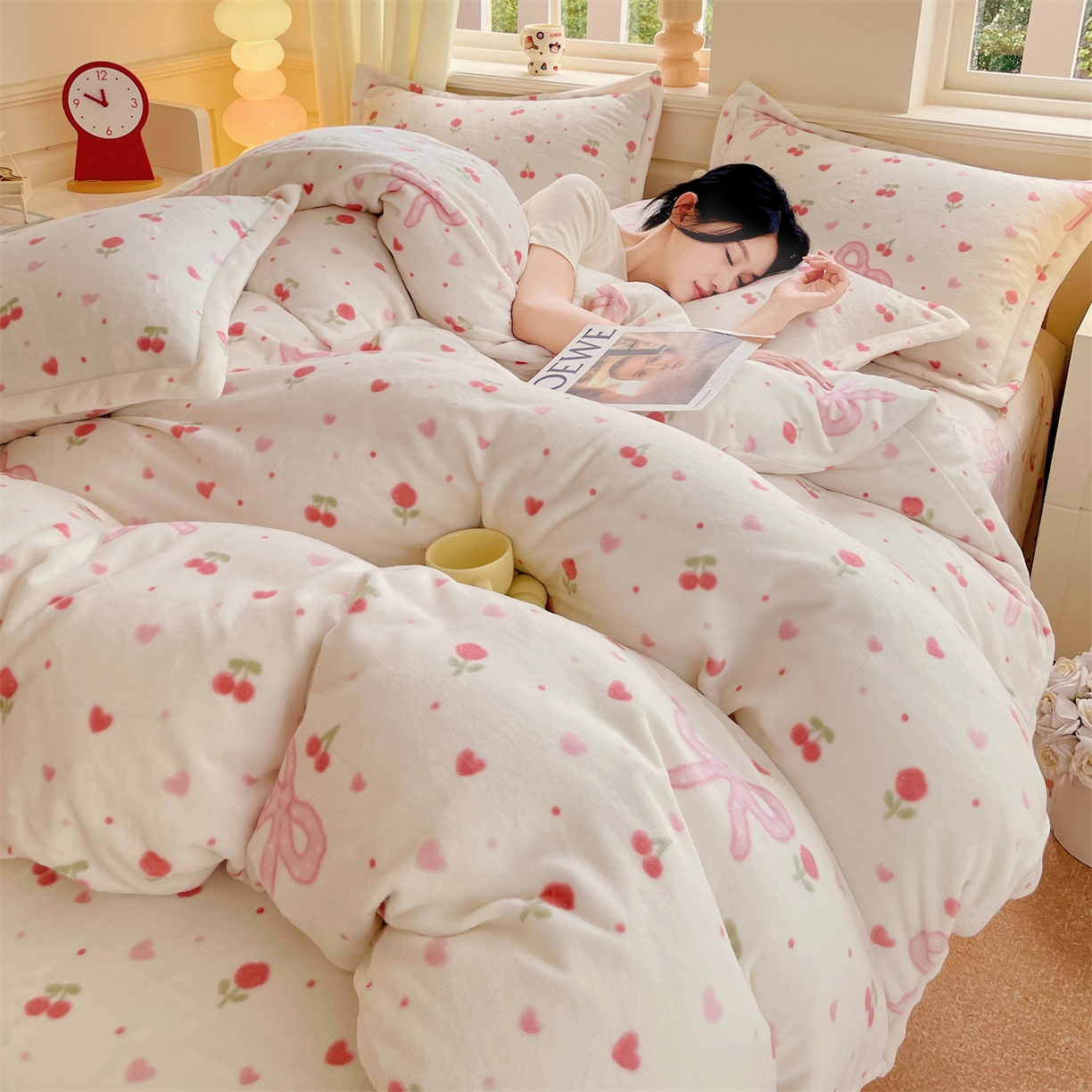 91家纺网 家纺一手货源 找家纺 凯儿2025加厚A类印花牛奶绒单品四件套 樱桃结语