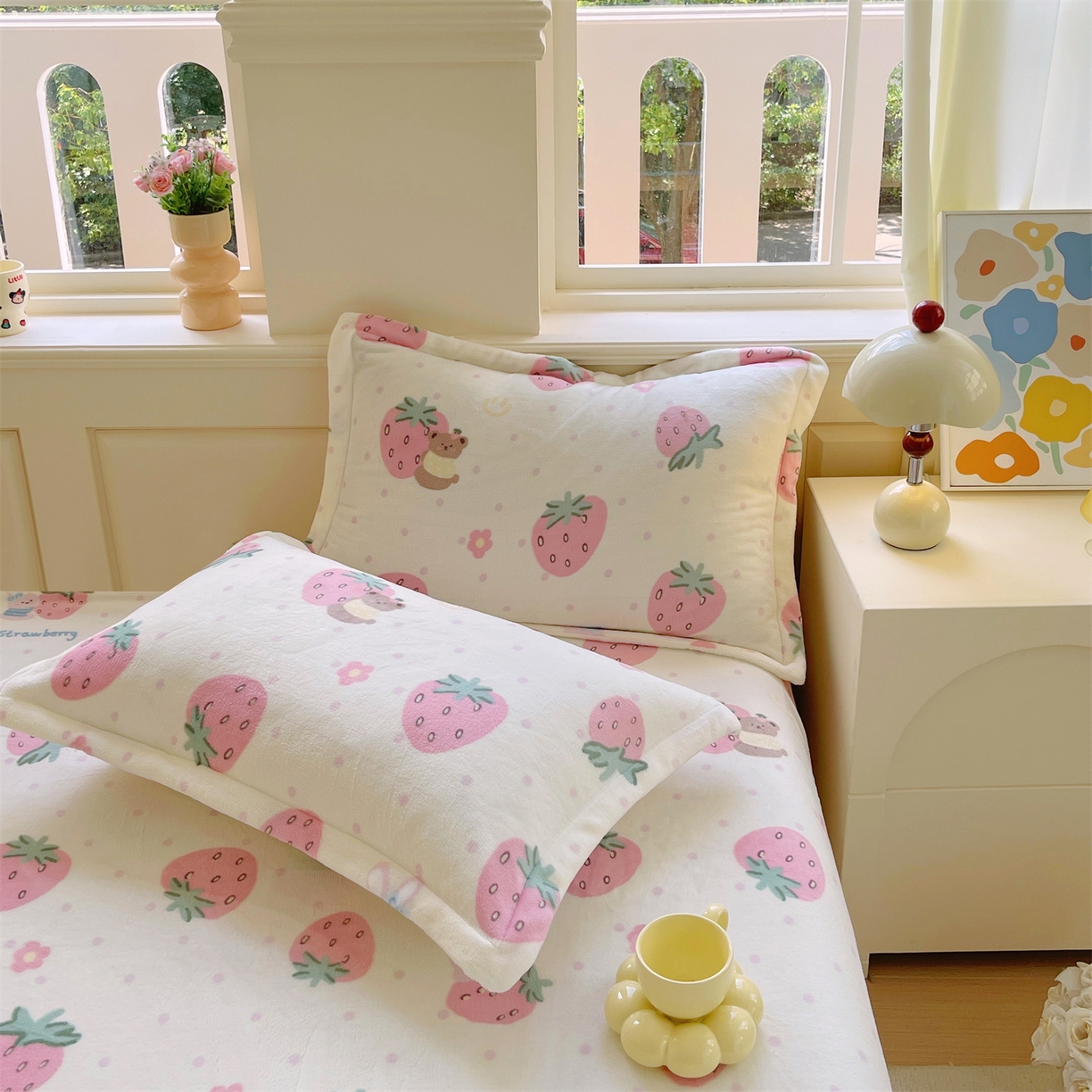 91家纺网 家纺一手货源 找家纺 凯儿家纺 2025新款A类加厚高克重印花牛奶绒单枕套 奶油草莓