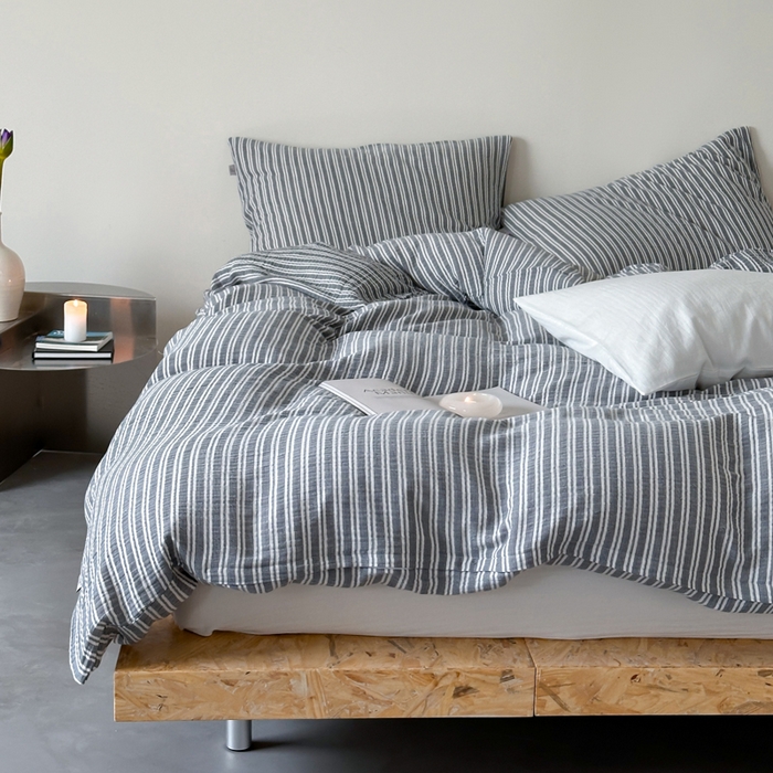 91家纺网 家纺一手货源 找家纺 玛奇朵 2024新品简约色织中古条纹双层皱皱纱四件套 中古条纹-蓝