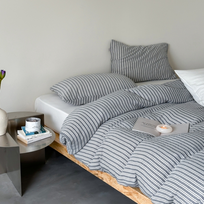 91家纺网 家纺一手货源 找家纺 玛奇朵 2024新品简约色织中古条纹双层皱皱纱四件套 中古条纹-蓝