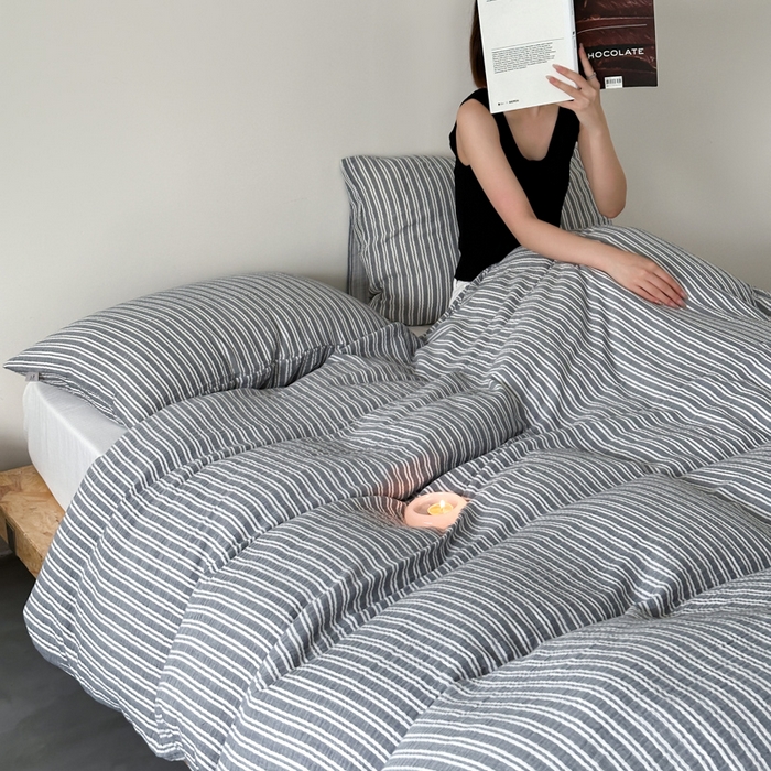 91家纺网 家纺一手货源 找家纺 玛奇朵 2024新品简约色织中古条纹双层皱皱纱四件套 中古条纹-蓝