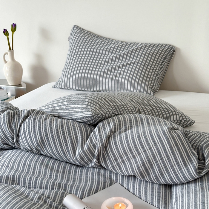 91家纺网 家纺一手货源 找家纺 玛奇朵 2024新品简约色织中古条纹双层皱皱纱四件套 中古条纹-蓝