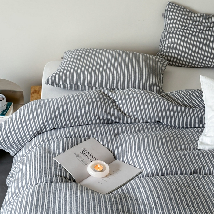 91家纺网 家纺一手货源 找家纺 玛奇朵 2024新品简约色织中古条纹双层皱皱纱四件套 中古条纹-蓝