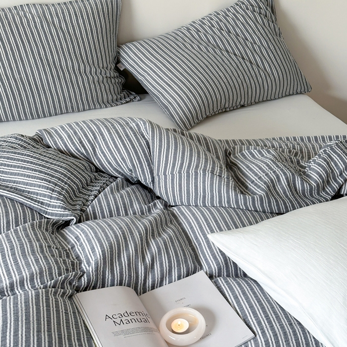 91家纺网 家纺一手货源 找家纺 玛奇朵 2024新品简约色织中古条纹双层皱皱纱四件套 中古条纹-蓝