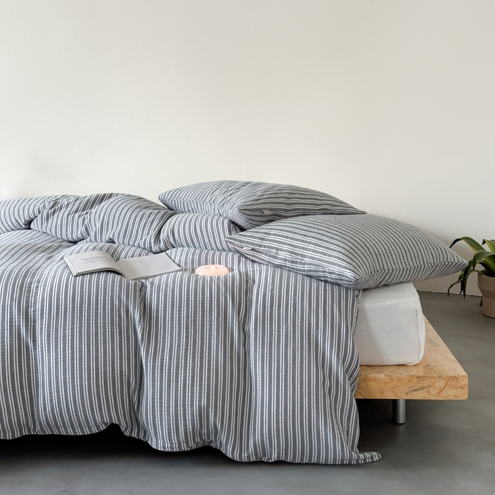 91家纺网 家纺一手货源 找家纺 玛奇朵 2024新品简约色织中古条纹双层皱皱纱四件套 中古条纹-蓝