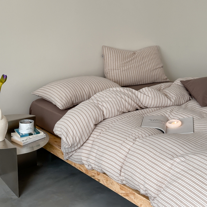 91家纺网 家纺一手货源 找家纺 （总）玛奇朵 2024新品简约色织中古条纹双层皱皱纱四件套