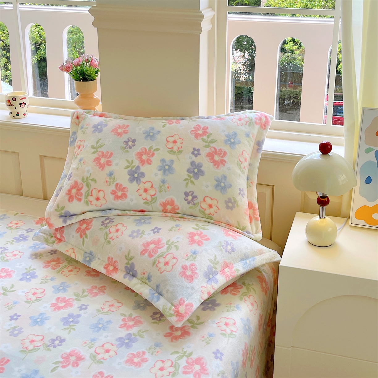 91家纺网 家纺一手货源 找家纺 凯儿家纺 2025新款A类加厚高克重印花牛奶绒单枕套 花在云端