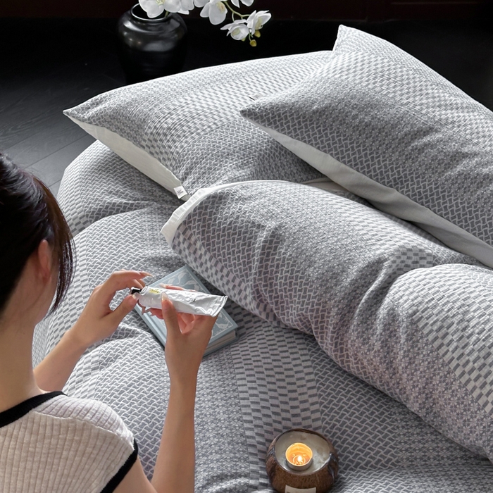 91家纺网 家纺一手货源 找家纺 玛奇朵 2024新品韩国A类侘寂风色织提花双层皱皱纱四件套-流光溢彩系列 流光溢彩-蓝