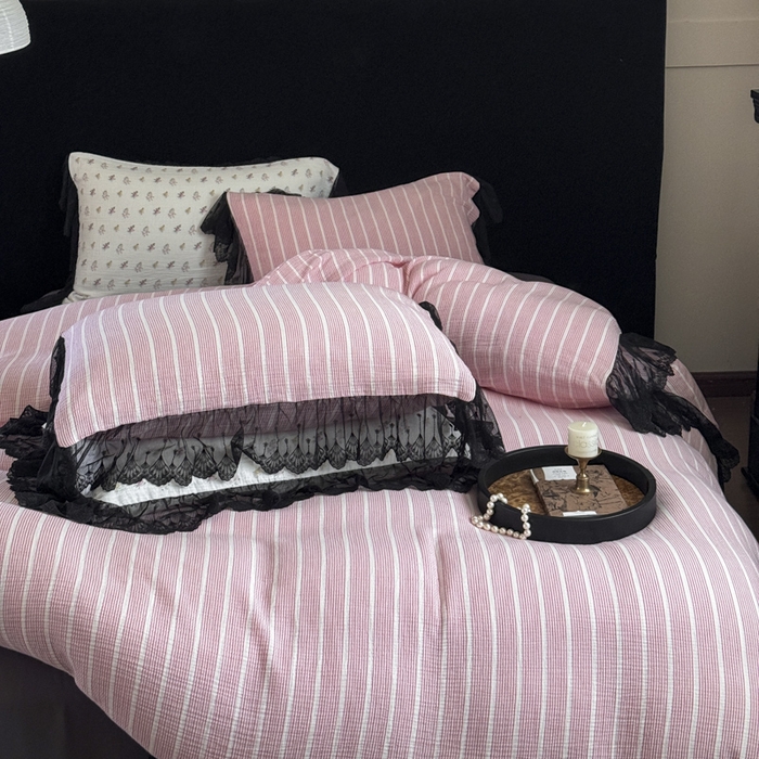 91家纺网 家纺一手货源 找家纺 （总）玛奇朵 2024新品法式蕾丝网纱花边款A类色织皱皱纱系列四件套-梅里达情人