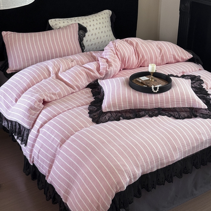 91家纺网 家纺一手货源 找家纺 （总）玛奇朵 2024新品法式蕾丝网纱花边款A类色织皱皱纱系列四件套-梅里达情人