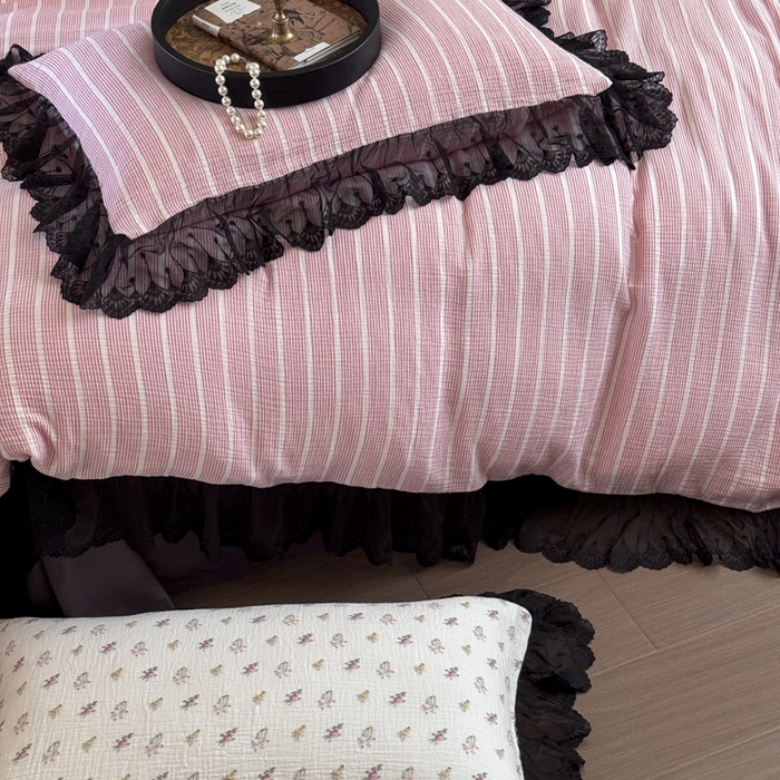 91家纺网 家纺一手货源 找家纺 （总）玛奇朵 2024新品法式蕾丝网纱花边款A类色织皱皱纱系列四件套-梅里达情人