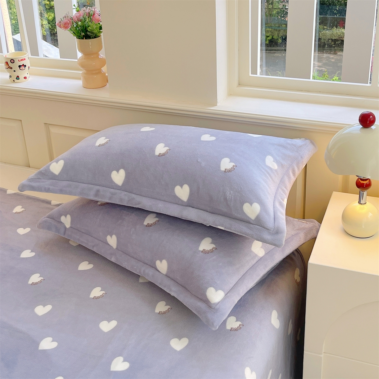 91家纺网 家纺一手货源 找家纺 凯儿家纺 2025新款A类加厚高克重印花牛奶绒单枕套 心心相印-灰