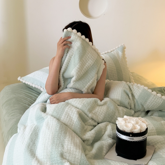 91家纺网 家纺一手货源 找家纺 玛奇朵 2024秋冬新品泰兔绒提花四件套-朵以系列 朵以-绿